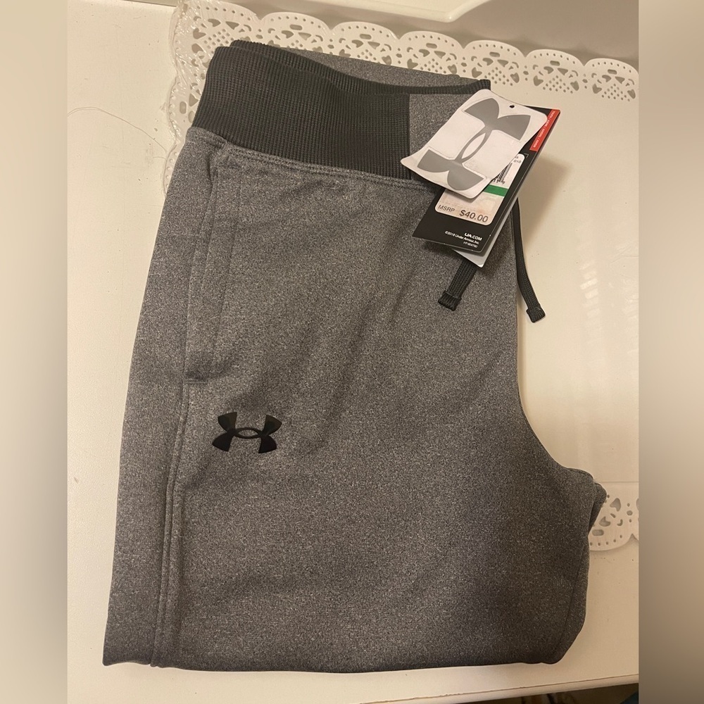 Under Armour grils Sportstyle
Joggers Gray Size YLG / JG /G new with tag